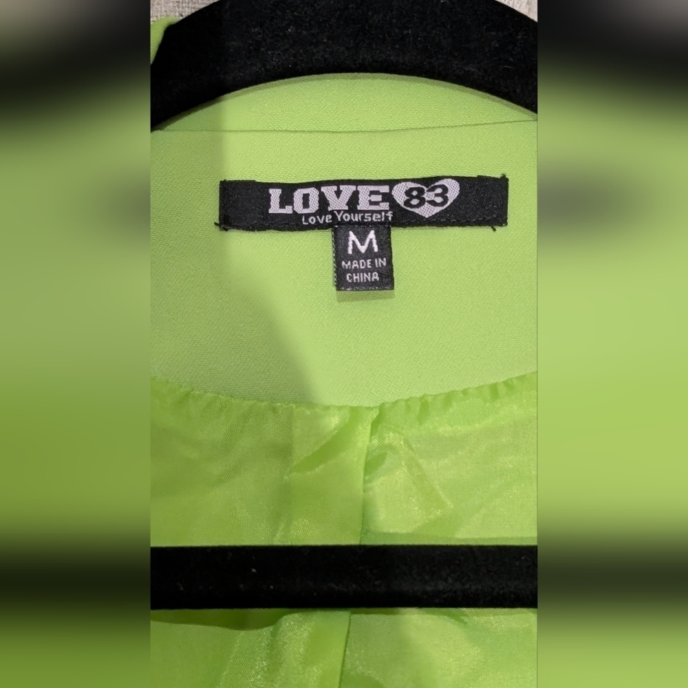Love83 Bright Green Fashion Piece - Picture 5 of 10